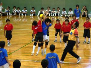 アロンジュニア