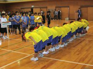 皆の前で挨拶!