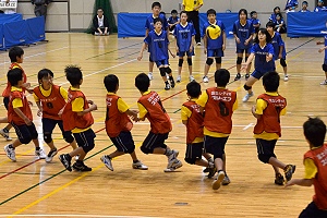 一人だけどこ向いてるの?